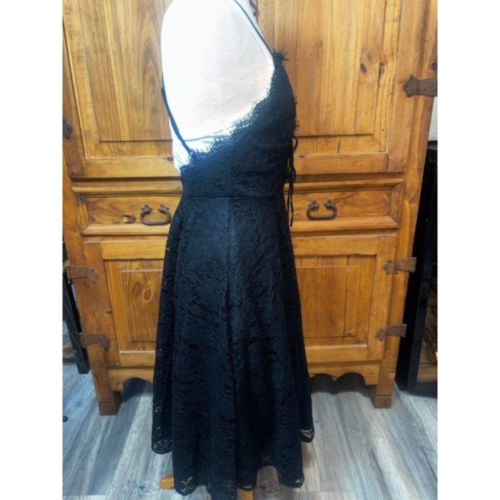 Lulus Black Lace Lace-Up V-Neck Cocktail Midi Dress Womens Medium NWT - Picture 6 of 9